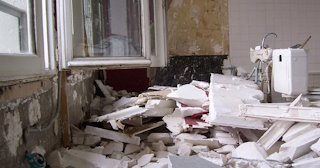 Демонтаж хрущевки в Кольчугино - удаление старых полов и стен по выгодной цене от 1778 рублей.